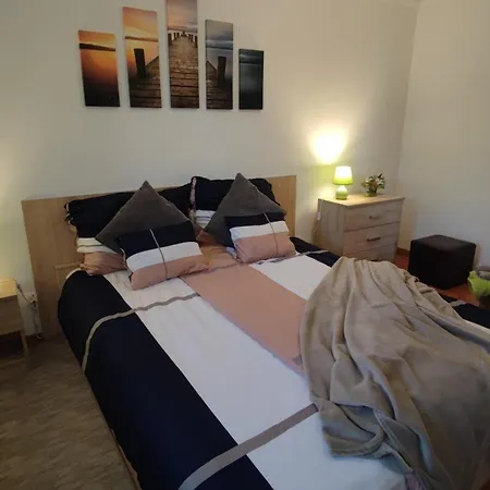 Limonade Ac Agard Elmenyfuerdo Mellett Gardony