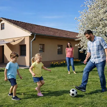 Limonádé Ac Agárd élményfürdő Mellett Apartamento