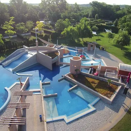 Limonádé Ac Agárd élményfürdő Mellett * Gárdony